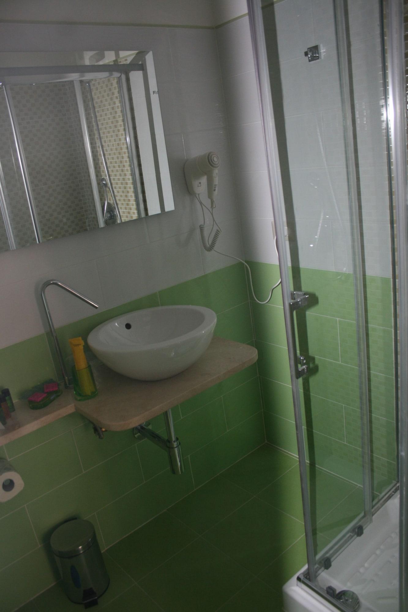 Crystal Rhome روما المظهر الخارجي الصورة
