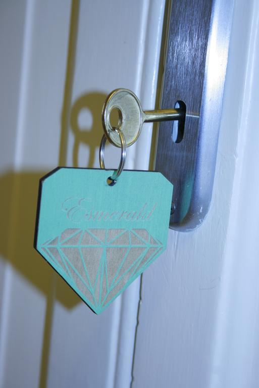 Crystal Rhome روما المظهر الخارجي الصورة